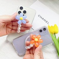 Dragonne magnétique pour téléphone avec perles florales pour iPhone, accessoire universel réglable, support de maintien à motif de dessin animé