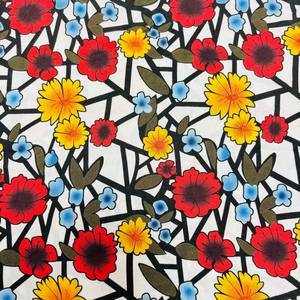 Tissu imprimé numérique à base blanche florale de ligne géométrique de conception personnalisée de luxe pour robes à la mode - Product Image 3