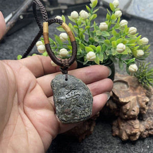 Pietra Grezza di Giadeite Naturale del Myanmar, Grado Ghiaccio del Campo Old Pit Hui Ka, Materiale per Ciondolo di Alta Qualità, Adatto per Live Streaming e Incisione del Nome - Product Image 6