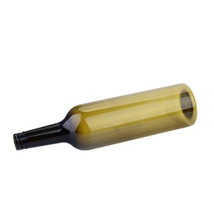 Botella de PET para Vino de 700 ml, 28 mm, Color Ámbar Verde, Botella para Licor con Tapa de Rosca Sellada para Bebidas y Jugos - Product Image 4