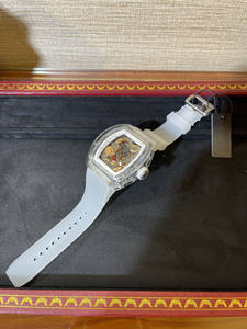 Reloj de Pulsera Mecánico Tourbillon con Caja de Cristal y Piedras Preciosas Brillantes, en Constante Busca de la Perfección - Product Image 6