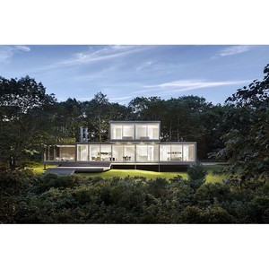 Villa moderna de vidrio con grandes ventanas para espacios de vida al aire libre - Product Image 2