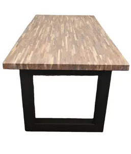 Промышленный деревянный стол с металлическими ножками