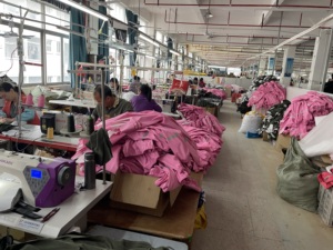 Completo Impermeabile da <span class=keywords><strong>Bambina</strong></span> con Giacca a Righe Riflettenti e Pantaloni con Cintura - Product Image 6
