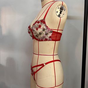 Women's Sexy Embroidered Flowers Fun Underwear Mesh Mesh Comfortable <b>Perspective</b> Gathering Bra Set Women's Clothing - Product Image 3