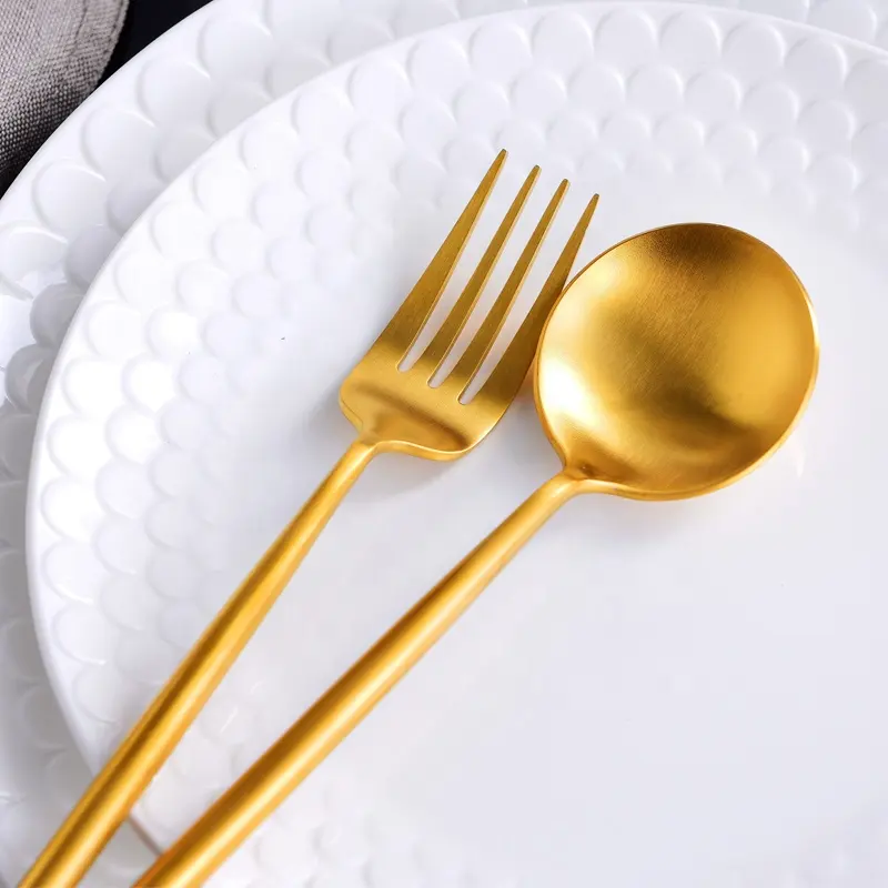 Cubiertos dorados de acero inoxidable, tenedor, cuchillo, cuchara para restaurante
