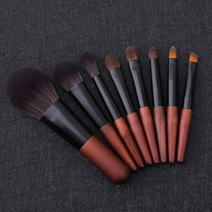 ชุดแปรงแต่งหน้าขนแพะสังเคราะห์ 8 ชิ้น ด้ามไม้ ขนาดพกพา สีดำ สำหรับแป้ง ทาหน้า ตา อายแชโดว์ ชุดแปรงเครื่องสำอาง OEM - Product Image 3