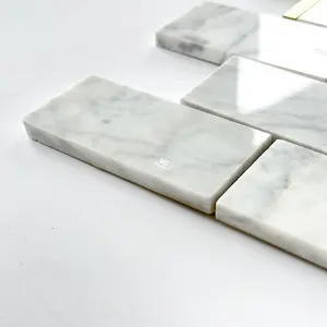 Calacatta oro latón blanco y oro latón incrustaciones chorro de agua mármol mosaico azulejo