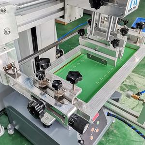 יצרנים מתקדמים ומקצועיים מספקים מערכות הפעלה חצי-אוטומטיות למכונות הדפסת משי עם מסוע - Product Image 1