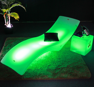 Piscine extérieure à DEL au design unique et bar à domicile Chaises longues <span class=keywords><strong>de</strong></span> plage Chaise longue à gravité zéro Chaise longue à eau - Product Image 1