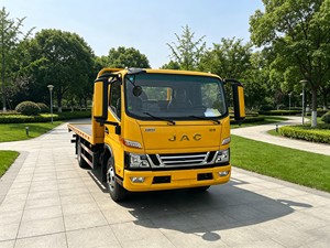 Promotion : Camion <span class=keywords><strong>de</strong></span> remorquage à plateau plat JAC 4x2 Diesel Manuel avec treuil 4T, pour dépannage routier léger et transport <span class=keywords><strong>de</strong></span> mini-excavatrices - Product Image 2