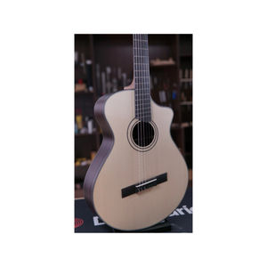 <span class=keywords><strong>Guitare</strong></span> <span class=keywords><strong>classique</strong></span> crossover WG - CFS personnalisée et fabriquée à la main pour guitaristes professionnels, studio et scène - Product Image 4