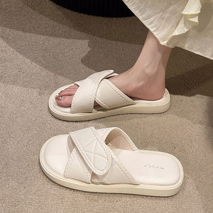Nouvelles sandales plates d'été antidérapantes et polyvalentes à brides croisées pour femmes, pantoufles d'extérieur à semelle souple - Product Image 4
