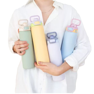 Bouteille d'eau de sport en acier inoxydable à double paroi isolée sous vide avec couvercle à bouche large et verrouillage, conception personnalisée OEM, nouvelle collection, graduée 12-24 - Product Image 2