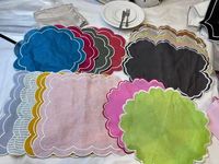 Serviettes de table en lin tissé à bord festonné, brodées, en gros, pour hôtels, restaurants, mariages et décorations de fête