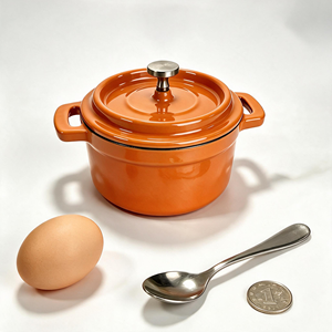 Mini cocotte en fonte émaillée 1qt - 10cm, petite marmite pour soupes, sauces et aliments pour bébés, cocotte française - Product Image 3