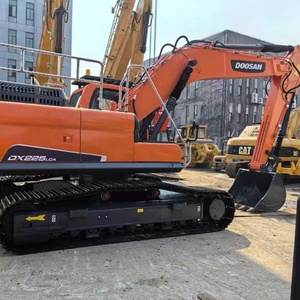 Excavadora de cadenas Doosan Dx225LCB usada de alta calidad en venta, motor principal en excelentes condiciones, lista para enviar - Product Image 4