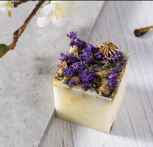 Savon de bain aux fleurs séchées pour le visage et le corps, soin du visage et blanchiment naturel avec pétales organiques, vente en gros, prix d'usine - Product Image 4