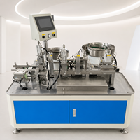 Machine d'assemblage de vannes de cylindres d'extincteurs avec contrôle par clé dynamométrique et fonction de test pneumatique