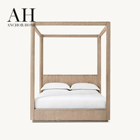 Lit plateforme à baldaquin vertical moderne en bois massif rainuré, écologique, durable, sur mesure, de luxe, pour villa et hôtel