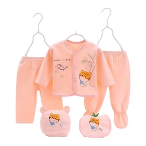 Vente en gros de grenouillère en coton <span class=keywords><strong>pour</strong></span> <span class=keywords><strong>nouveau</strong></span>-<span class=keywords><strong>né</strong></span> 5 pièces Coffret cadeau <span class=keywords><strong>pour</strong></span> <span class=keywords><strong>nouveau</strong></span>-<span class=keywords><strong>né</strong></span> - Product Image 1