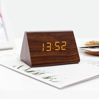 Horloge électronique de bureau en bois triangulaire multifonctionnelle avec LED, alarme, calendrier, commande vocale, en MDF, décoration d'intérieur