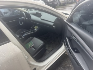 <span class=keywords><strong>Mazda</strong></span> <span class=keywords><strong>3</strong></span> Axela 2.0L Usado, Versión Premium <span class=keywords><strong>2023</strong></span>, Sedán Compacto de Gasolina, Deportivo, Elegante, Ideal para el Uso Diario - Product Image 4