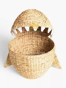 Cesta de Almacenamiento Infantil Rectangular Tejida a Mano de Jacinto de Agua Natural con Diseño de Tiburón, Organizador para el Hogar, Precio Económico - Product Image 1