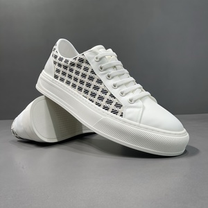 Chaussures décontractées de luxe pour hommes, toutes saisons, avec semelle extérieure en caoutchouc massif de style européen, doublure en maille respirante et bande élastique - Product Image 3