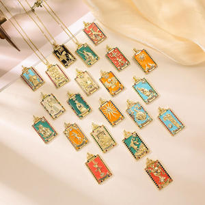 Unisex Origineel Ontwerp Emaille Tarotkaart Ketting Aantast-Vrije Vergulde Hanger Op Vintage Stijl Hartvormige Koperen Ketting - Product Image 1