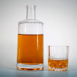 Bouteille <span class=keywords><strong>de</strong></span> liqueur en verre <span class=keywords><strong>de</strong></span> 750ml rechargeable à prix compétitif <span class=keywords><strong>de</strong></span> luxe <span class=keywords><strong>de</strong></span> qualité supérieure vin whisky vodka fond <span class=keywords><strong>de</strong></span> <span class=keywords><strong>montagne</strong></span> - Product Image 1