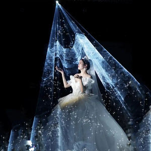 Máquina de nieve láser a todo color de 1500W con luz LED dorada DMX512 IP65 Iluminación de escenario de baile de boda para efectos de boda de ensueño - Product Image 1