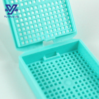 Cassettes d'incrustation jetables de haute qualité pour le traitement des tissus de laboratoire avec couvercle, en matériau POM, 45 degrés, OEM