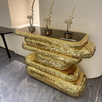 Table console de luxe, design moderne, sculpturale, table d'entrée en laiton doré pour villa et manoir, décoration intérieure
