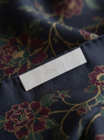 Étiquettes de vêtements tissées personnalisées haute densité avec logo 3D en relief pour étiquettes de col et étiquettes de marque de vêtements