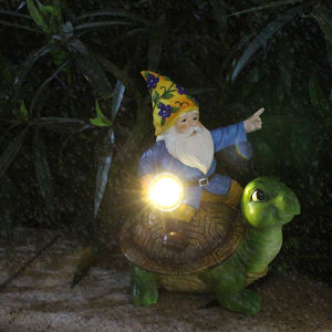 La más nueva decoración de jardín de resina estatua de Gnomo de resina sentada en estatuilla de Gnomo de tortuga figuritas de jardín con energía solar - Product Image 6