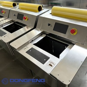 Machine d'emballage automatique grand format pour film plastique, spécialisée pour brochettes de bananes, viande, cadeaux haut de gamme, et destinée aux marchés alimentaires, à fonctionnement simple. - Product Image 1