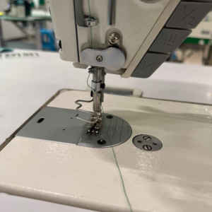 Máquina de coser de punto de cadeneta de una sola aguja controlada por ordenador programable D8X, cama plana, paso a paso Motor completamente blindado, aceite automático - Product Image 5