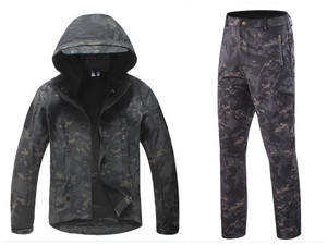 Conjunto <span class=keywords><strong>de</strong></span> chaqueta <span class=keywords><strong>de</strong></span> concha suave con capucha a prueba <span class=keywords><strong>de</strong></span> viento impermeable cálido al aire libre Piel <span class=keywords><strong>de</strong></span> tiburón <span class=keywords><strong>abrigo</strong></span> y pantalones para hombres - Product Image 4