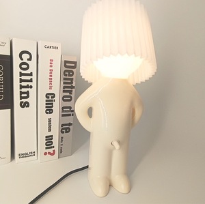 Lampe de table créative un peu timide, petites veilleuses, lampe de bureau Mr.P Shy Boy, veilleuses amusantes pour garçon coquin - Product Image 5