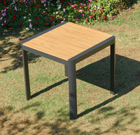 Table de jardin carrée moderne en aluminium et bois composite 80x80cm, en stock, pour hôtels, villas, salons et chambres