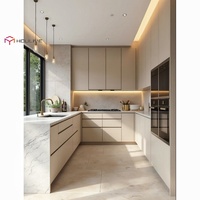 Meubles de cuisine modulaires modernes écologiques 2026 personnalisés couleur claire avec finition laquée, robinet d'évier et option plan de travail en marbre