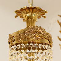 Lustre classique en laiton antique de luxe avec pendentif en cristal Asfour de haute qualité Jewellerytop