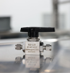 Válvula de Bola Manual OEM de Alta Presión para Laboratorio de Instrumentos, 2500 psi, 1/2 OD, Conexión de Doble Férula - Product Image 3