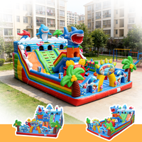 Parc aquatique gonflable commercial haut de gamme avec parcours d'obstacles modulaires et toboggans aquatiques pour une aventure ludique aquatique