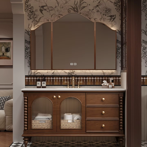 Pháp phong cách cổ điển phòng tắm Tủ thiết lập với một tầng đứng Granite cong Bảng điều khiển tích hợp chậu rửa - Product Image 1