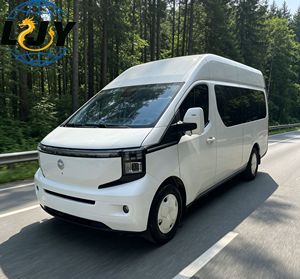 Venta al por mayor de <span class=keywords><strong>furgonetas</strong></span> de carga inteligentes Changan Kaicheng V919 2025 usadas, con distancia entre ejes larga, techo alto y gran espacio de carga, para exportación de contenedores completos. - Product Image 1