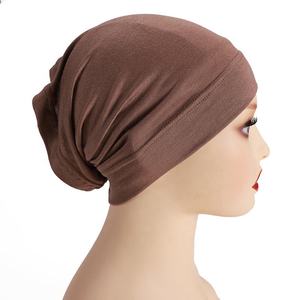 2025 Venta caliente mujeres musulmanas bufanda árabe Beanie multifuncional Color liso interior Hijab Cap - Product Image 2