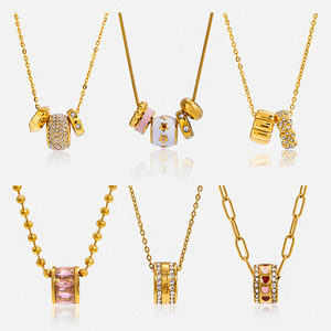 Collier à breloque géométrique en acier inoxydable plaqué or 18 carats avec strass rose pour la bénédiction et la bonne chance (vente en gros) - Product Image 1