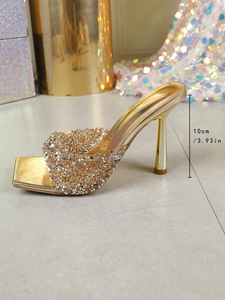รองเท้าส้นสูงวัสดุเงาสำหรับผู้หญิงจาก IStapromo ดีไซน์เรียบง่ายและสวมใส่สบาย - Product Image 6